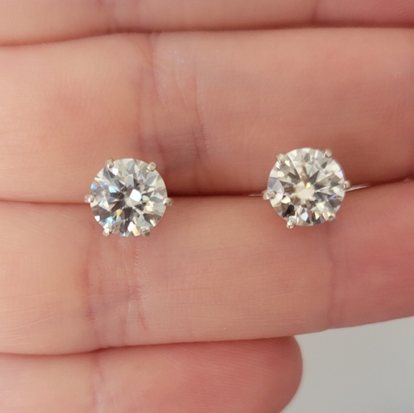 New 4ct Certified Moissanite Stud Earrings - Picture 4 of 9